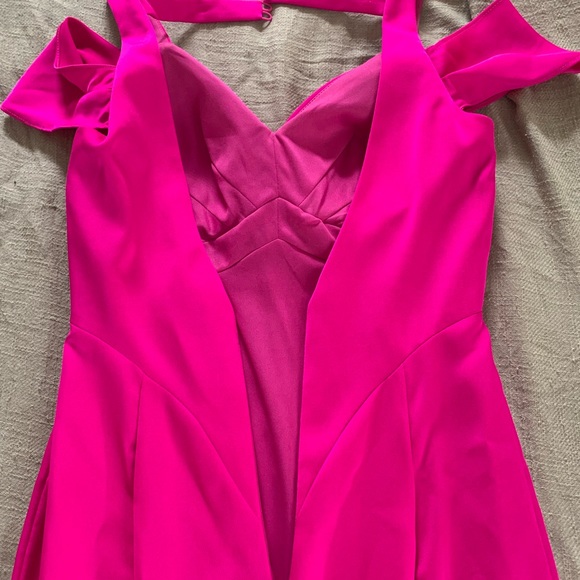 Brand new, never worn fuschia gown, size 0 - Picture 6 of 11